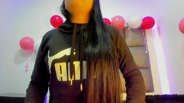 Mia lopez   online show from 11/06/25, 12:31