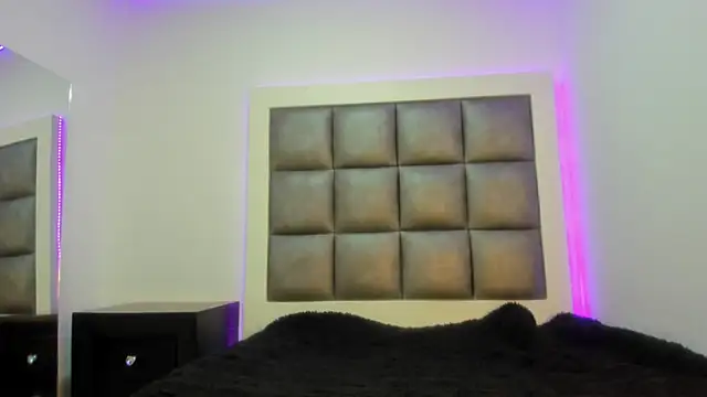 Mia lopez   online show from 10/29/25, 12:37