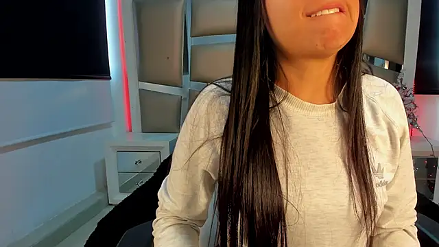 Mia lopez   online show from 12/15/25, 01:50