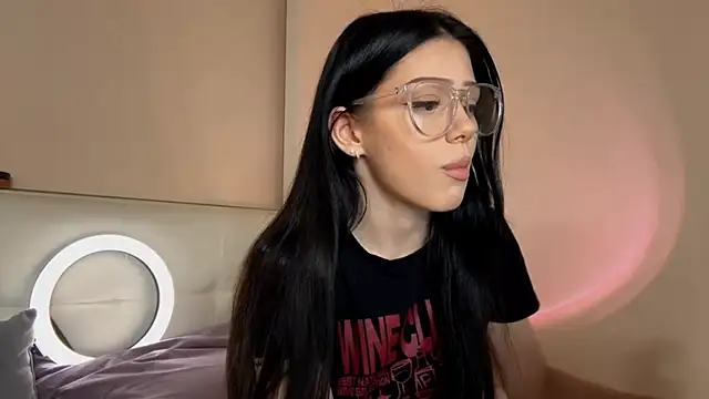 KateHardcastle online show from 10/21/25, 03:33