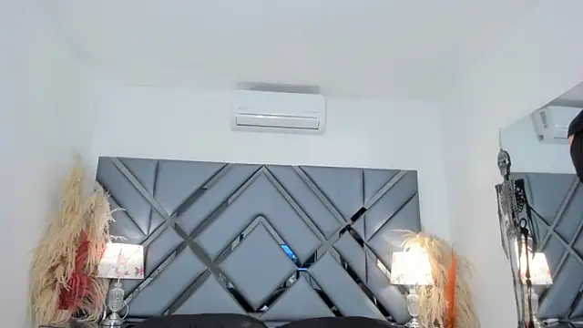 Milan LewisS online show from 10/22/25, 12:04