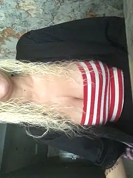 Snapshot of AlevNaz chatting on 04/24/26, 02:08 AlevNaz online show from 04/24/26, 02:08