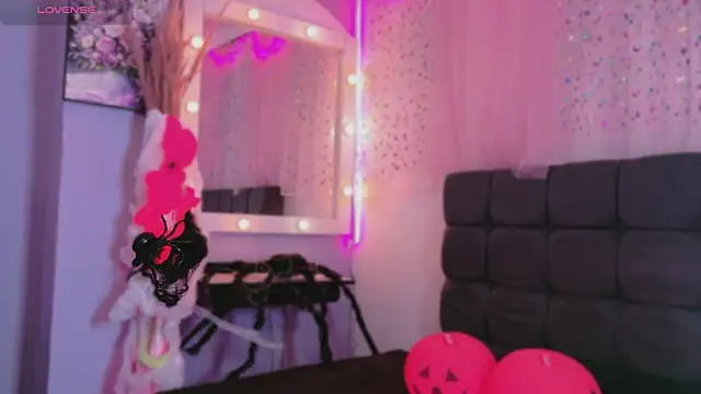 NataliaPrada s online show from 10/24/25, 04:50