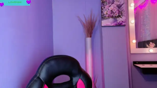 NataliaPrada s online show from 12/17/25, 04:23