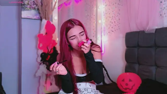 NataliaPrada s online show from 10/27/25, 04:52