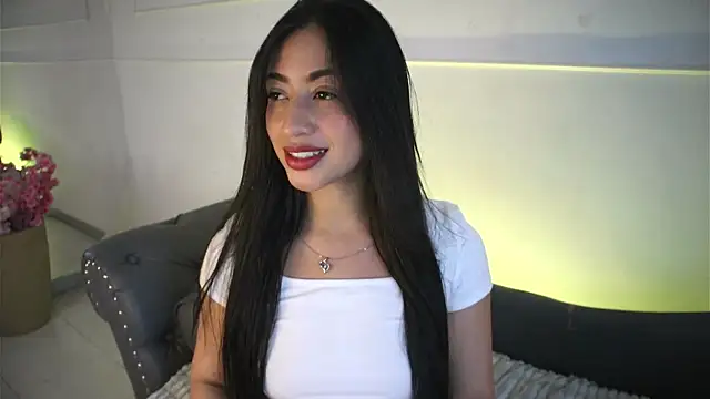 Snapshot of charlotterusso chatting on 07/11/26, 01:22 charlotterusso online show from 07/11/26, 01:22