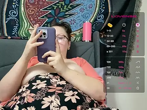 Snapshot of GirlSquirt chatting on 04/26/26, 08:17 GirlSquirt online show from 04/26/26, 08:17