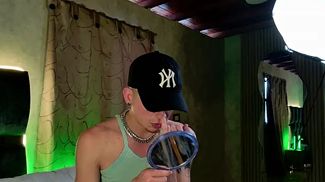 Taurito    online show from 11/27/25, 09:48