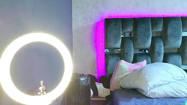 Taurito    online show from 11/18/25, 10:13