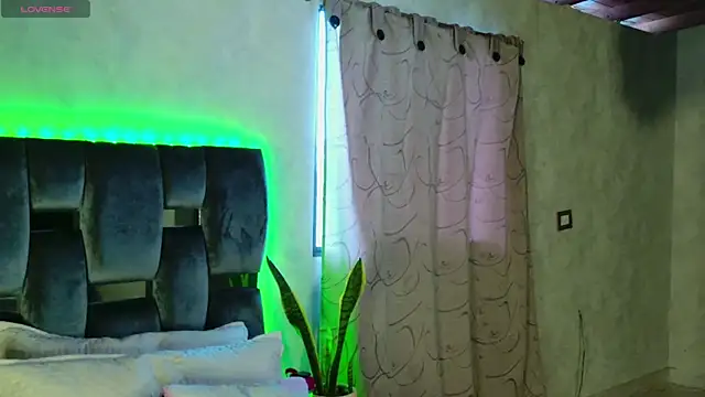 Taurito    online show from 10/27/25, 01:01