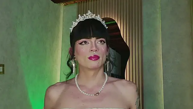 Taurito    online show from 12/17/25, 01:43