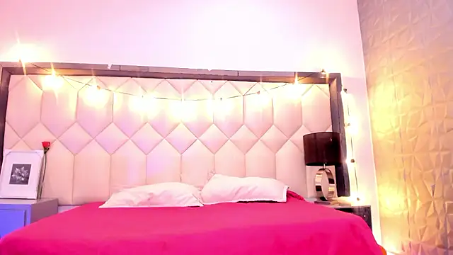 Scarletbigbug online show from 02/24/26, 11:44