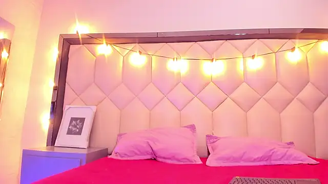 Scarletbigbug online show from 02/06/26, 11:39