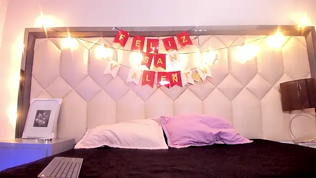 Scarletbigbug online show from 02/13/26, 12:27