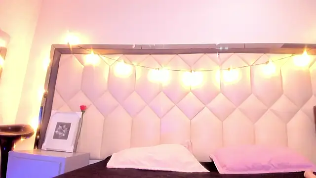 Scarletbigbug online show from 02/19/26, 12:13