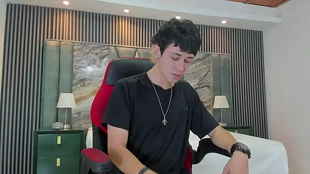Michael blue online show from 10/05/25, 01:35