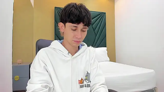 Michael blue online show from 12/21/25, 01:02