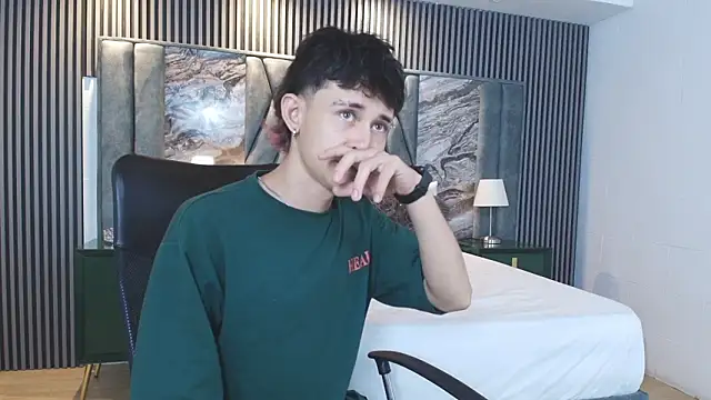 Michael blue online show from 02/08/26, 07:44