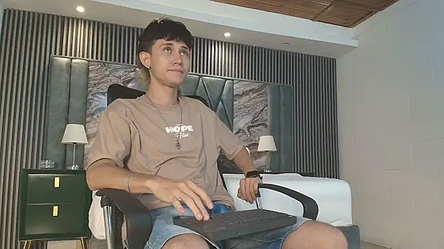 Michael blue online show from 01/08/26, 01:17