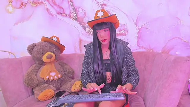 Snapshot of NaughtySweetss chatting on 09/16/25, 10:05 NaughtySweetss online show from 09/16/25, 10:05
