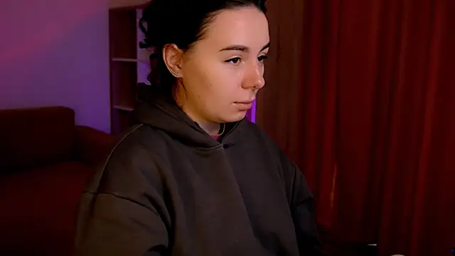 Snapshot of Di_na_Bell chatting on 10/23/25, 05:50 Di na Bell online show from 10/23/25, 05:50