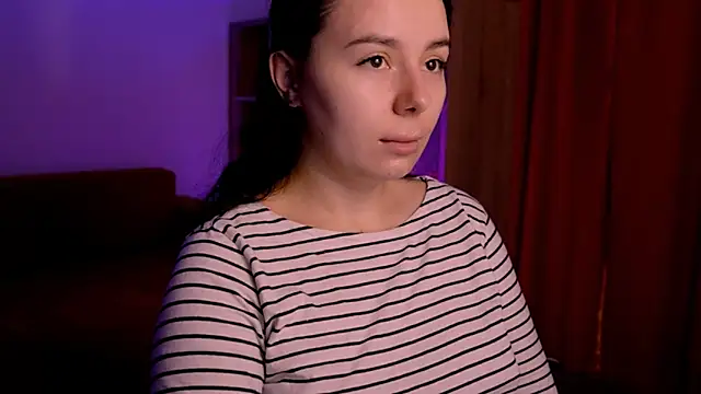 Snapshot of Di_na_Bell chatting on 11/06/25, 06:50 Di na Bell online show from 11/06/25, 06:50