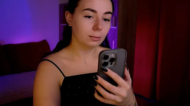 Snapshot of Di_na_Bell chatting on 09/28/25, 05:36 Di na Bell online show from 09/28/25, 05:36