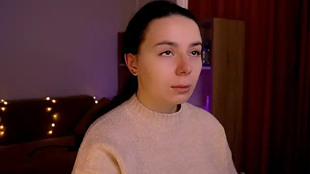 Snapshot of Di_na_Bell chatting on 12/05/25, 06:45 Di na Bell online show from 12/05/25, 06:45