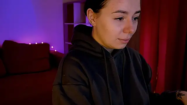 Snapshot of Di_na_Bell chatting on 09/27/25, 05:46 Di na Bell online show from 09/27/25, 05:46