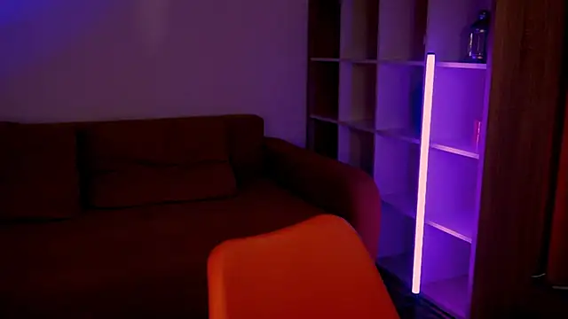 Snapshot of Di_na_Bell chatting on 11/25/25, 06:36 Di na Bell online show from 11/25/25, 06:36