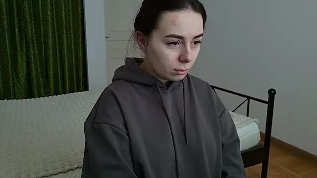 Snapshot of Di_na_Bell chatting on 09/29/25, 05:36 Di na Bell online show from 09/29/25, 05:36