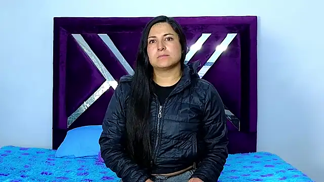 cuteeimy online show from 10/31/25, 12:24