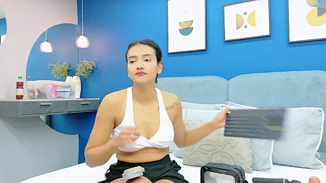 Snapshot of lixie_peyton chatting on 12/05/25, 01:10 lixie peyton online show from 12/05/25, 01:10