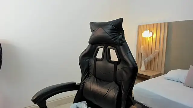 carlina 15 online show from 10/17/25, 12:29