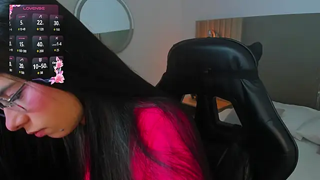 Snapshot of carlina_15 chatting on 06/10/26, 12:28 carlina 15 online show from 06/10/26, 12:28