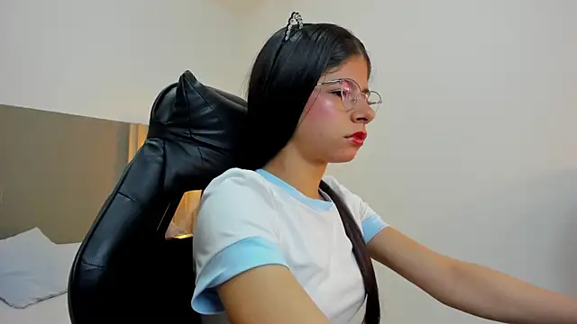 carlina 15 online show from 09/12/25, 12:16