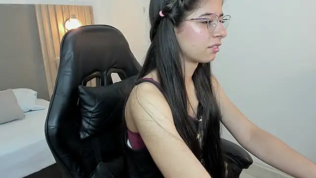 carlina 15 online show from 10/25/25, 12:17