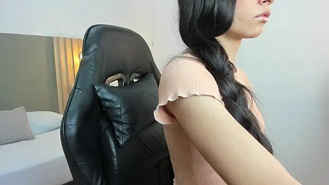 carlina 15 online show from 11/04/25, 12:20