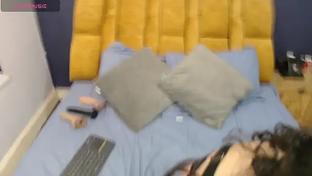 KendraaSimons online show from 04/09/26, 08:37