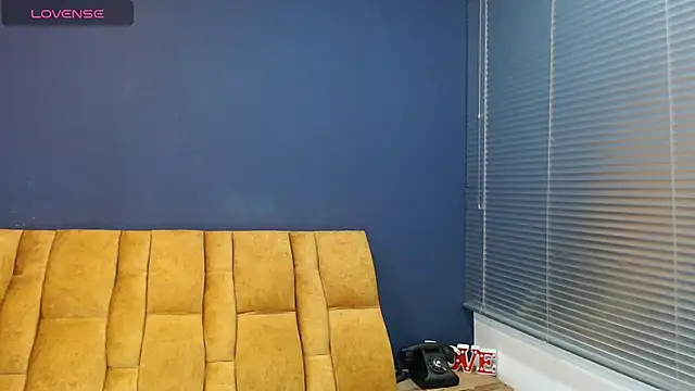 KendraaSimons online show from 05/04/26, 07:39