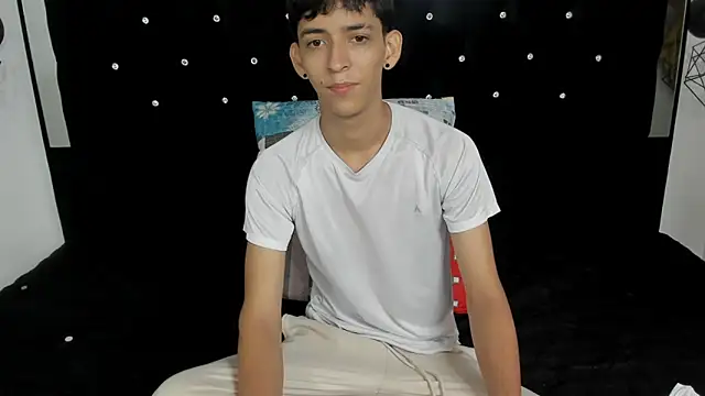 Sebas cat online show from 04/11/26, 03:58