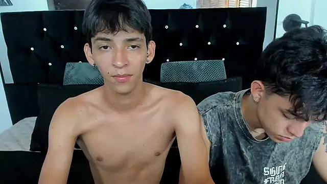 Snapshot of Sebas_cat chatting on 10/24/25, 03:38 Sebas cat online show from 10/24/25, 03:38