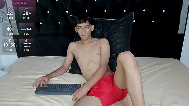 Sebas cat online show from 03/08/26, 05:55