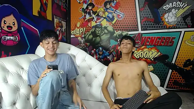 Snapshot of Sebas_cat chatting on 09/30/25, 12:27 Sebas cat online show from 09/30/25, 12:27