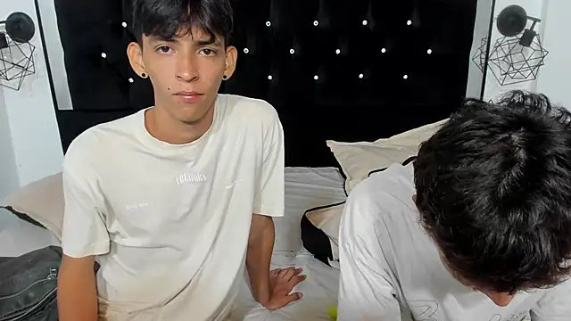 Snapshot of Sebas_cat chatting on 11/16/25, 10:46 Sebas cat online show from 11/16/25, 10:46