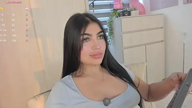 EmmyKenner online show from 10/23/25, 11:42