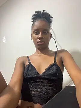 Ketpimentinha09 online show from 04/03/26, 03:13