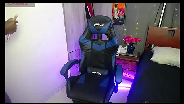 MONIQUE-LAMOUR online show from 03/06/26, 12:27