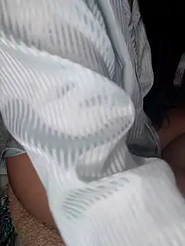 Snapshot of HotLaurha chatting on 12/16/25, 04:50 HotLaurha online show from 12/16/25, 04:50