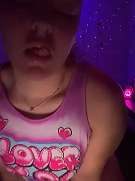Snapshot of babykalirose chatting on 09/19/25, 01:20 babykalirose online show from 09/19/25, 01:20